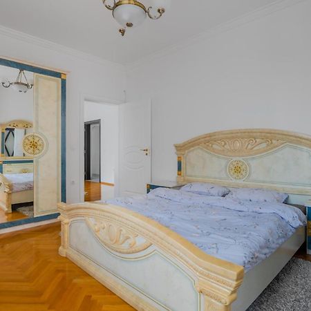 Central 2-Bd Bright Apartment In Sofia By Flat Mаnager Bagian luar foto
