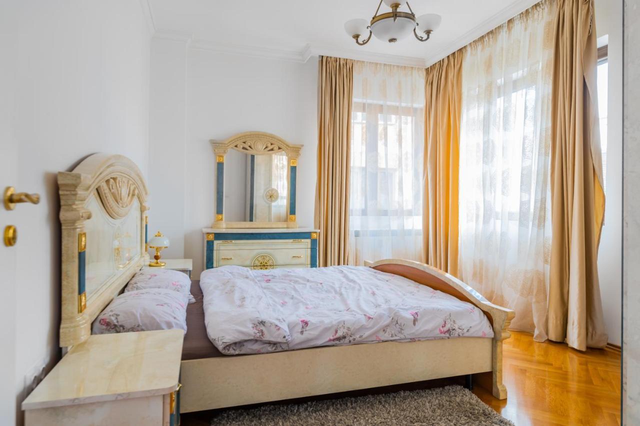 Central 2-Bd Bright Apartment In Sofia By Flat Mаnager Bagian luar foto